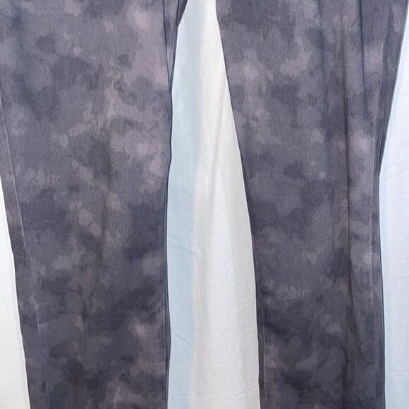 Uniqlo jeggings  - Picture 3 of 8